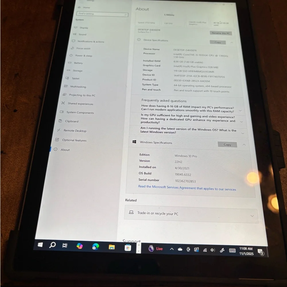 Windows surface with keyboard Windows OS - Picture 2 of 5